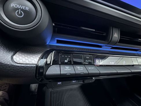 Certified 2024 Toyota Prius XLE image 10