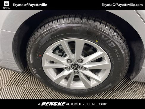 Used 2025 Toyota Camry LE image 11