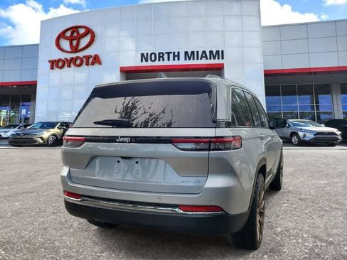 Used 2025 Jeep Grand Cherokee Limited RWD image 4