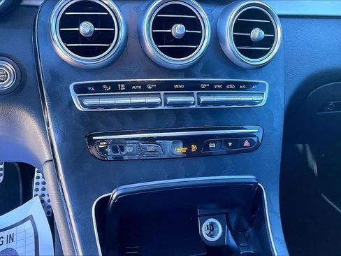 Used 2021 Mercedes-Benz GLC 300 image 31