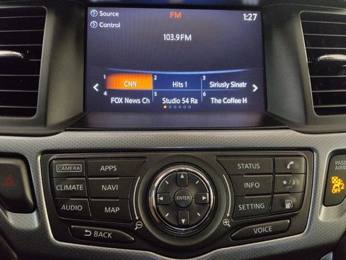 Used 2018 Nissan Pathfinder SL image 25