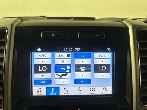Used 2019 Ford F150 Lariat w/ Equipment Group 502A Luxury AWD/4WD image 16
