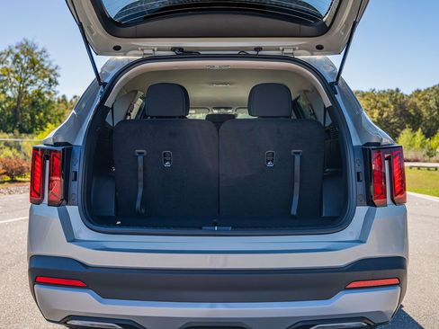 New 2026 Kia Sorento LX FWD image 11