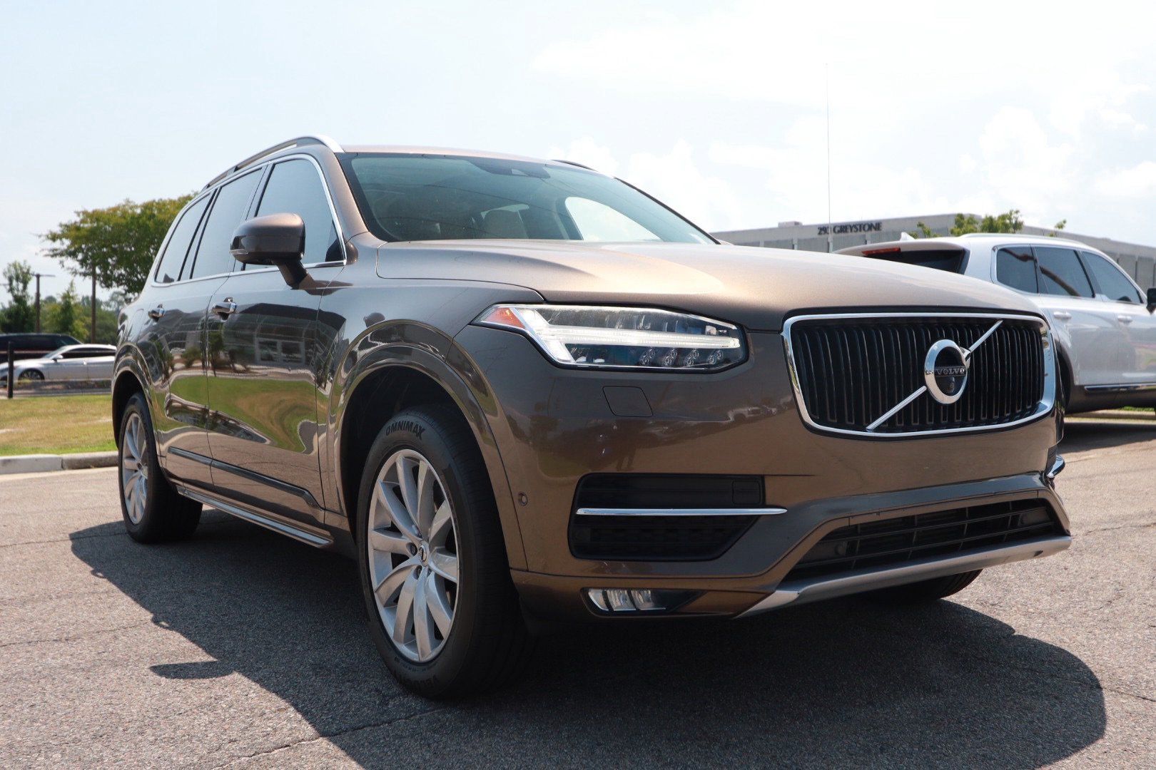 Used 2017 Volvo XC90 T6 Momentum w/ Vision Package AWD/4WD image 7