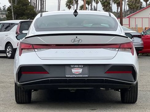 New 2026 Hyundai Elantra SEL Sport FWD image 7