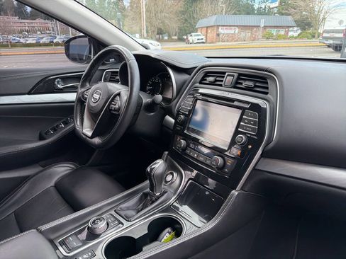 Used 2017 Nissan Maxima 3.5 SL image 18