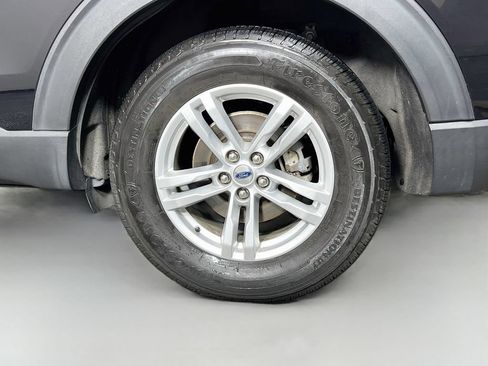 Used 2020 Ford Explorer XLT w/ Equipment Group 202A AWD/4WD image 37