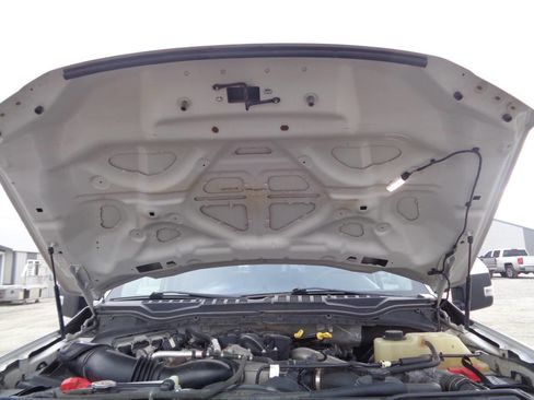 Used 2019 Ford F250 XLT w/ XLT Premium Package image 38