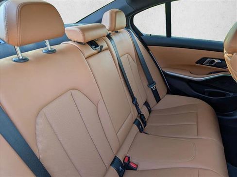 Used 2025 BMW 330i Sedan w/ Premium Package image 20