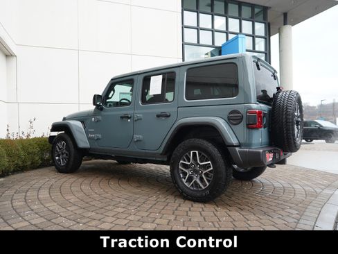Used 2024 Jeep Wrangler Sahara image 19