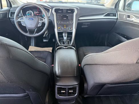 Used 2016 Ford Fusion SE image 10