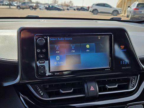 Used 2018 Toyota C-HR XLE image 24