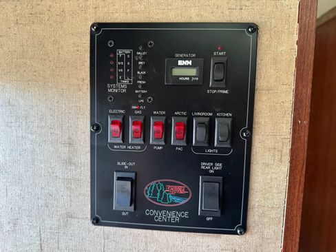 Used 2015 Ford E-450 and Econoline 450 Super Duty w/ Motorhome Prep Package RWD image 40
