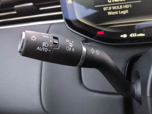 New 2026 Land Rover Range Rover SE image 28