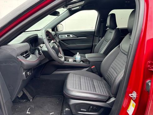 Used 2025 Ford Explorer ST-Line image 8