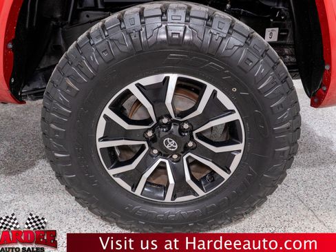 Used 2023 Toyota Tacoma TRD Sport w/ Technology Package AWD/4WD image 10