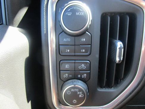 Used 2022 Chevrolet Silverado 1500 RST image 10