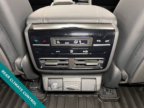 Used 2024 Acura MDX SH-AWD image 13