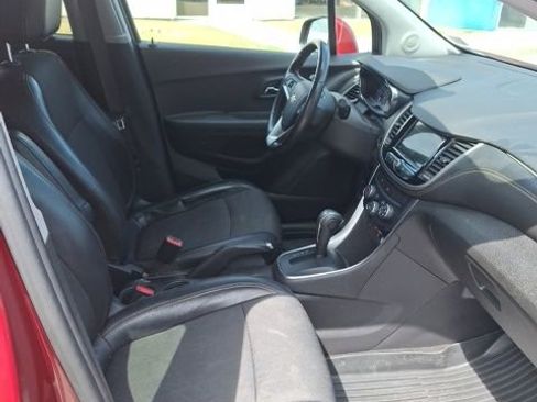 Used 2019 Chevrolet Trax LT w/ Driver Confidence Package AWD/4WD image 22