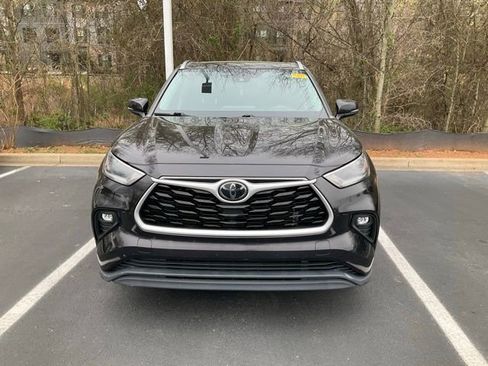 Used 2021 Toyota Highlander XLE image 13