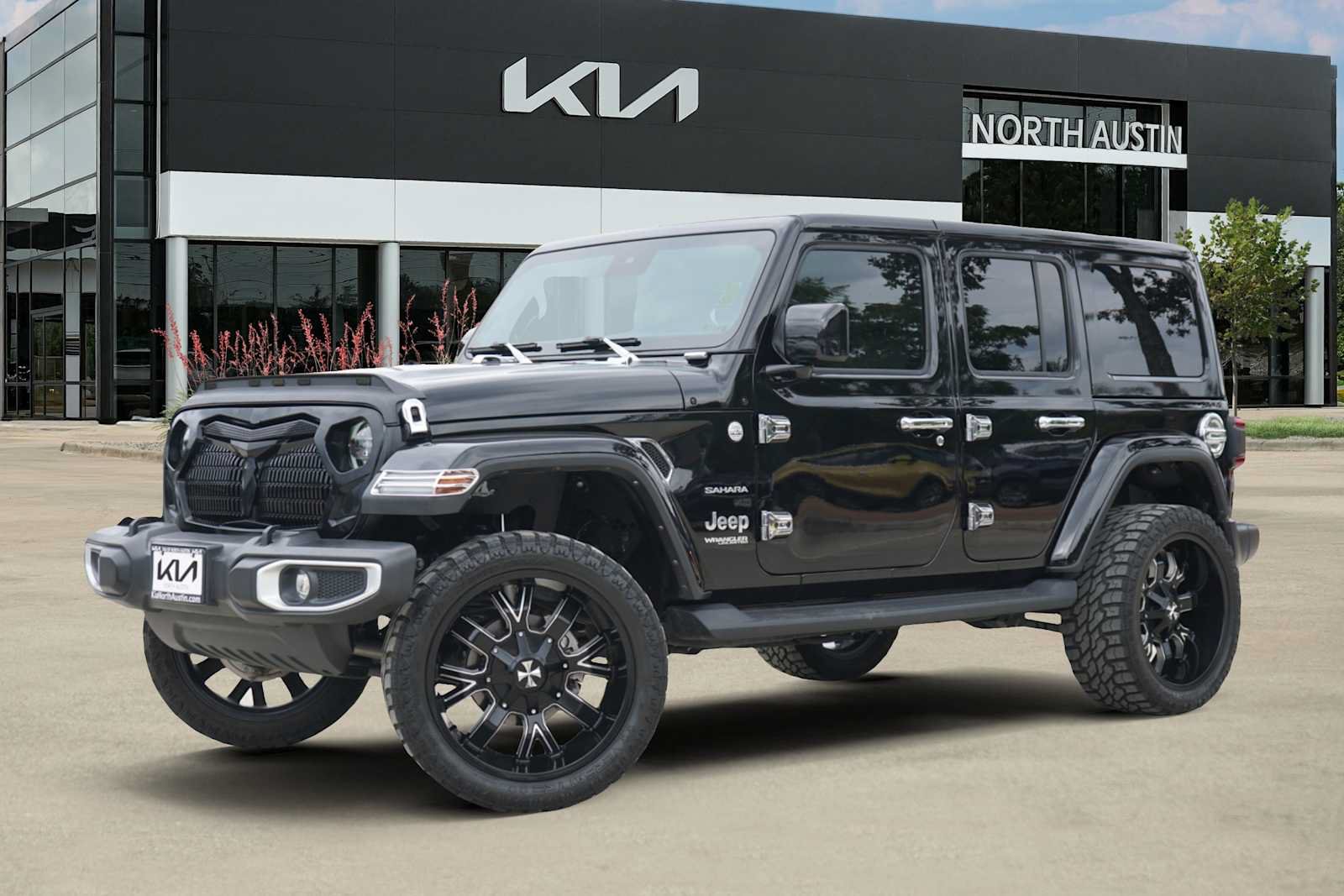 Used 2022 Jeep Wrangler Unlimited Sahara w/ LED Lighting Group AWD/4WD image 1