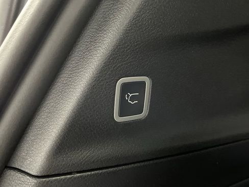 New 2026 Chrysler Pacifica Limited w/ S Appearance Package image 16