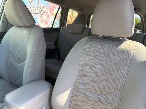 Used 2010 Toyota RAV4 4WD w/ Base L4 Extra Value Pkg image 15