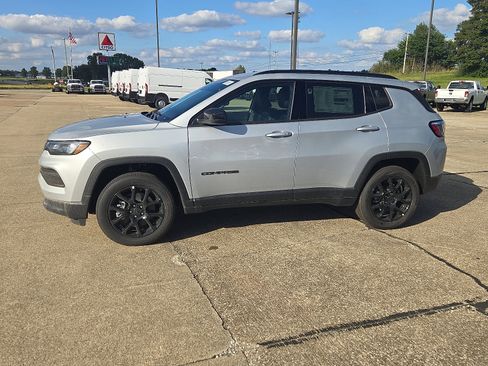 New 2026 Jeep Compass Latitude w/ Quick Order Package 29K image 2