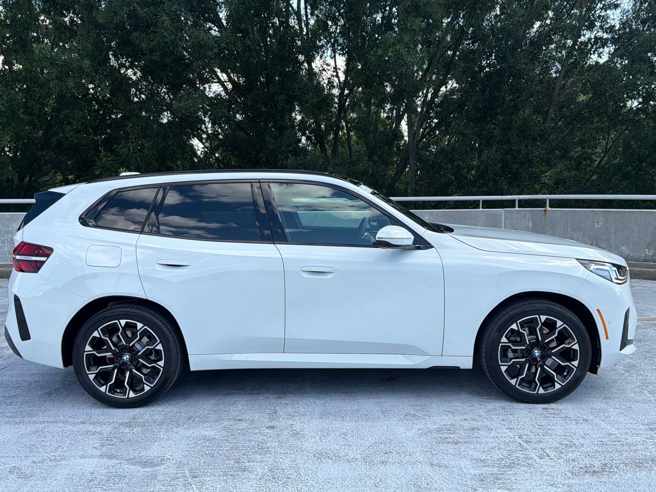 Used 2026 BMW X3 xDrive30i w/ Premium Package AWD/4WD image 8