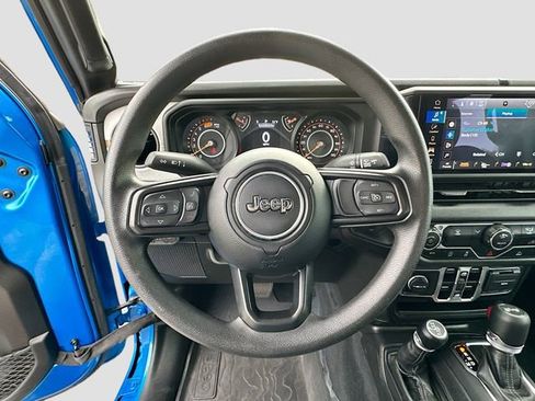 Used 2025 Jeep Wrangler Sport image 11