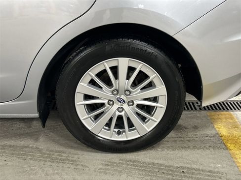 Used 2017 Subaru Impreza 2.0i Premium image 11
