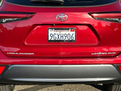 Used 2023 Toyota Highlander Limited image 48