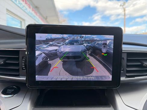 Used 2022 Ford Explorer XLT w/ Equipment Group 202A image 28