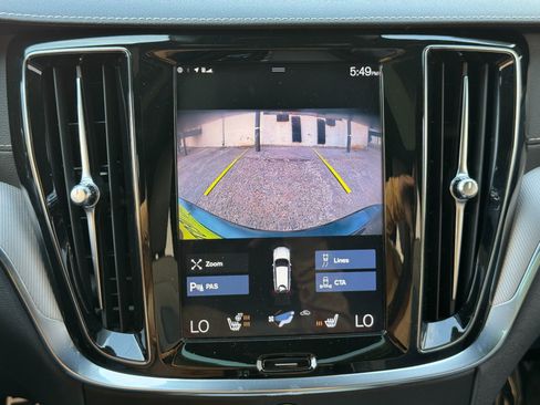 Used 2020 Volvo V60 T6 R-Design FWD image 29