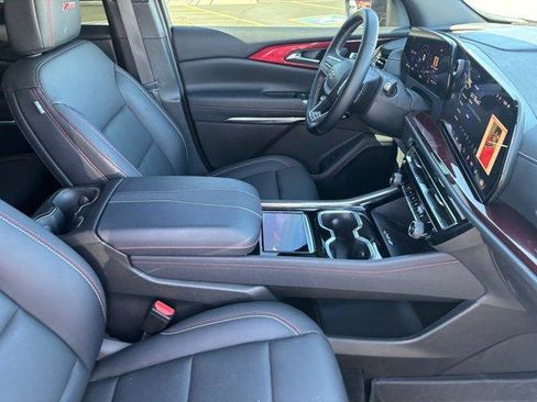Used 2025 Chevrolet Traverse Z71 w/ LPO, Floor Liner Package image 12