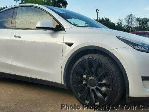 Used 2020 Tesla Model Y Long Range image 9