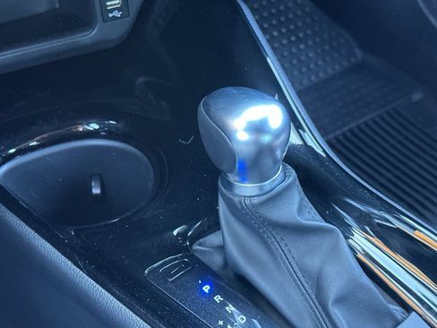 Used 2021 Toyota C-HR XLE image 21