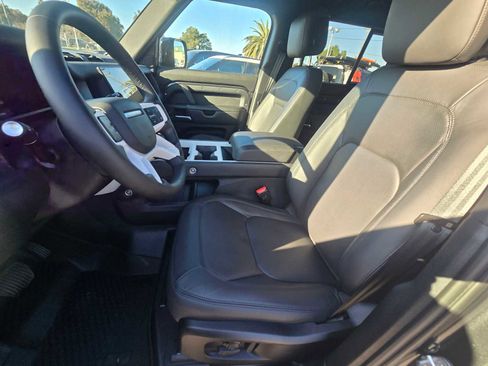 New 2026 Land Rover Defender 110 X-Dynamic SE image 23