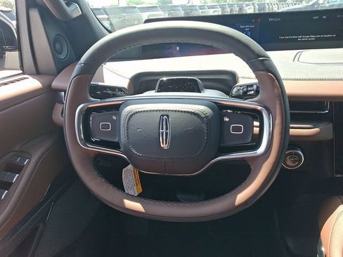 New 2026 Lincoln Navigator L Reserve AWD/4WD image 9