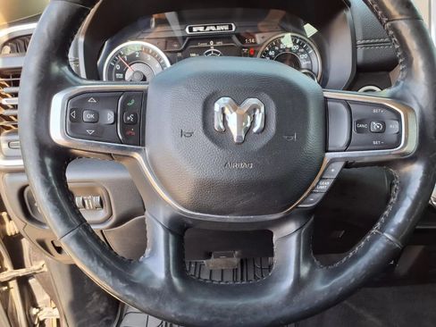 Used 2019 RAM 1500 Laramie AWD/4WD image 18