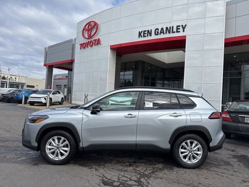 New 2026 Toyota Corolla Cross LE image 2