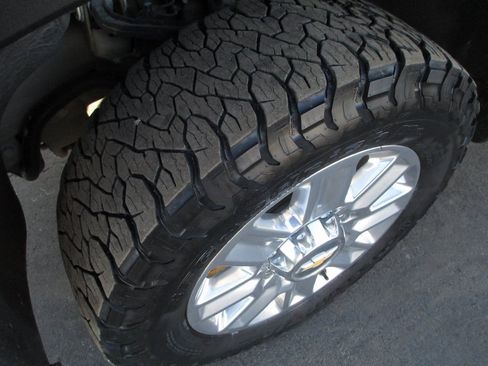 Certified 2025 Chevrolet Silverado 3500 High Country w/ Technology Package image 13