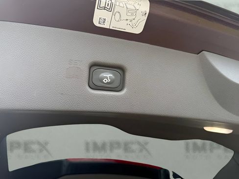 Used 2018 Lincoln MKX Reserve w/ Driver Assistance Package AWD/4WD image 30