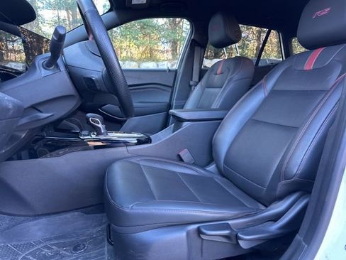 Certified 2024 Chevrolet Trax RS w/ Driver Confidence Package image 8