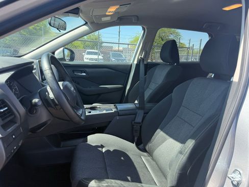 Certified 2025 Nissan Rogue SV FWD image 12