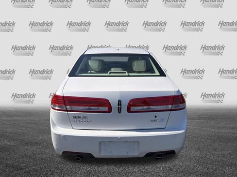 Used 2012 Lincoln MKZ FWD image 9