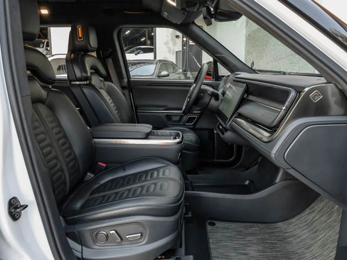 Used 2024 Rivian R1S Adventure AWD/4WD image 43