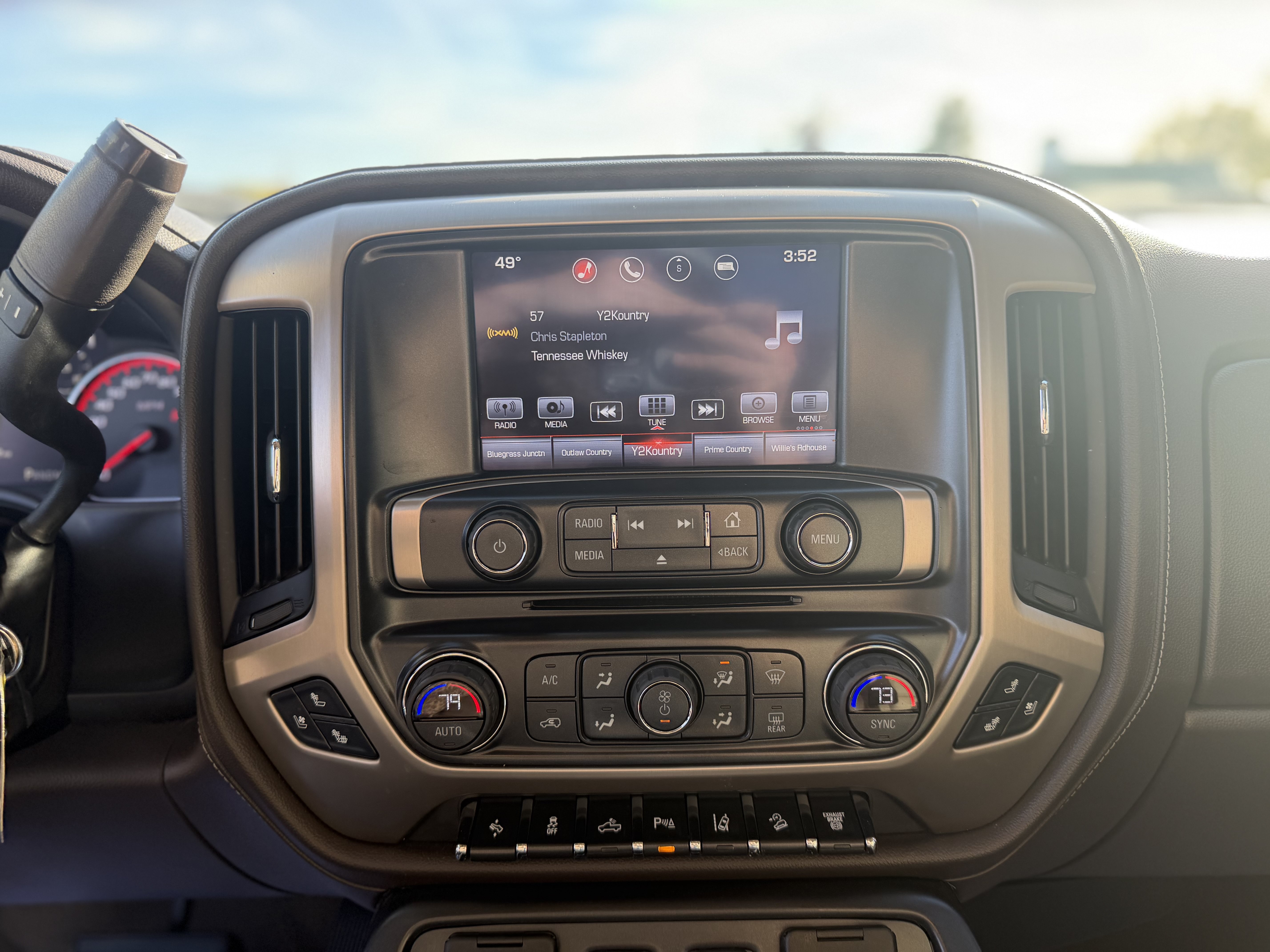 Used 2016 GMC Sierra 2500 Denali w/ Duramax Plus Package AWD/4WD image 11