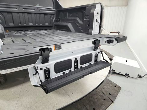 New 2026 GMC Hummer EV 4x4 Crew Cab w/ LPO, Dark Essentials Package image 42