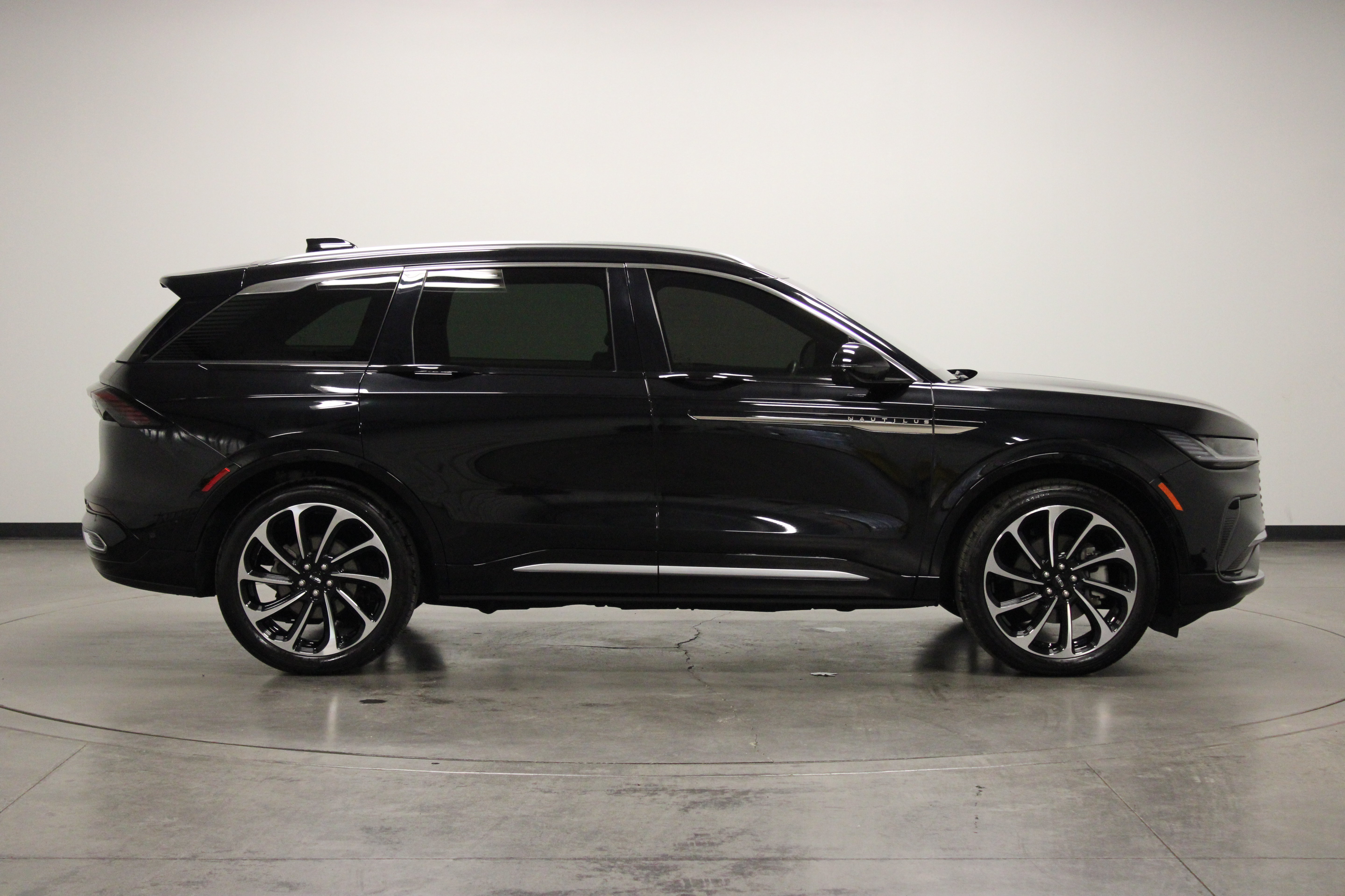 Used 2024 Lincoln Nautilus Black Label AWD/4WD image 9